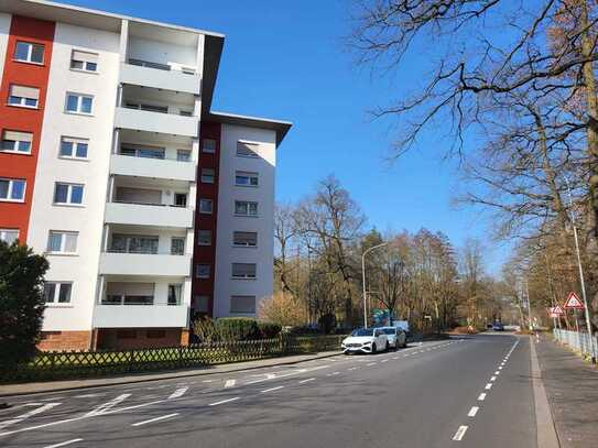 Exklusive 3-Raum-Wohnung mit Balkon in Obertshausen (Waldrandlage)