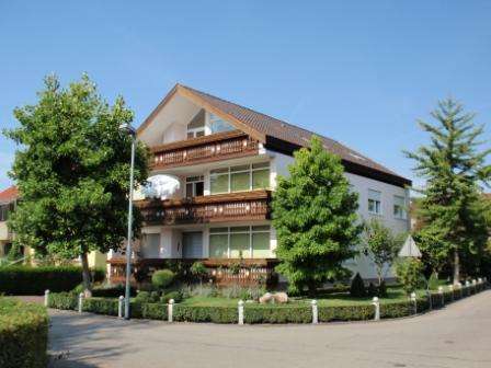 Möblierte 4-Zimmer-Wohnung mit Balkon und EBK in Radolfzell