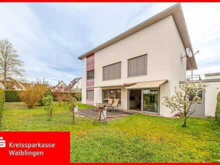 Urbach: Neuwertiges Zweifamilienhaus in tadellosem Zustand und ruhiger Wohnlage!