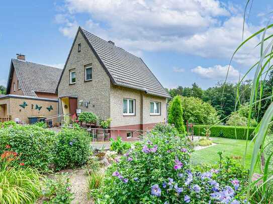 Idyllisches Familienhaus mit Balkon und Traumgarten in malerischer Hanglage!