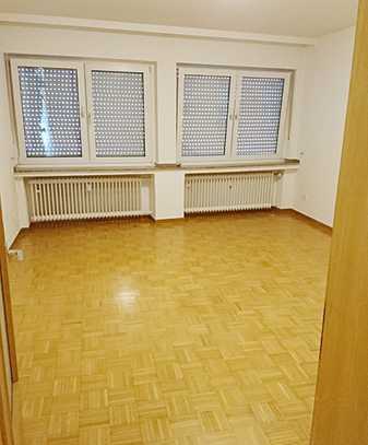Modernisierte 2,5-Zimmer-Wohnung, Küche, Bad, Abstellraum und Balkon mit EBK in Warendorf