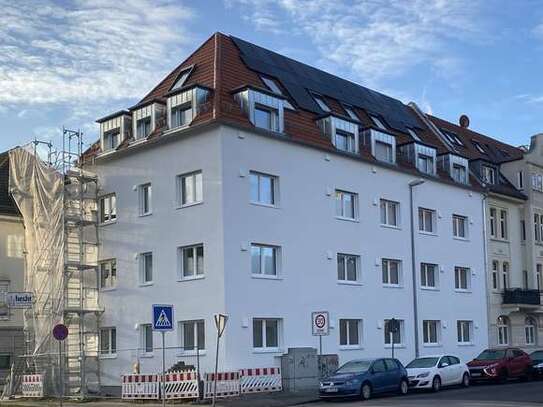 *Erstbezug nach Komplettsanierung* KfW-Niedrigernergie-Haus 3,5-ZKB m. Balkon im 1. OG - MZ-Kastel