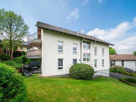 Frei & frisch renoviert: Attraktive 2-Zimmer-Wohnung mit großem Balkon und Stellplatz in guter Lage!
