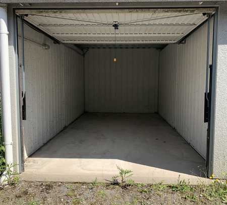 Garage in zentraler Lage vermieten !