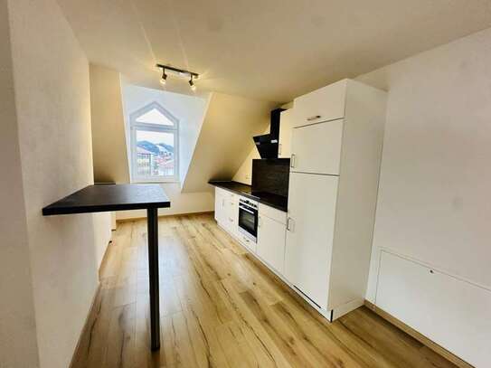 ZENTRAL- MODERN- GERÄUMIG 3,5-Zimmer Dachgeschosswohnung mit Balkon in Peiting