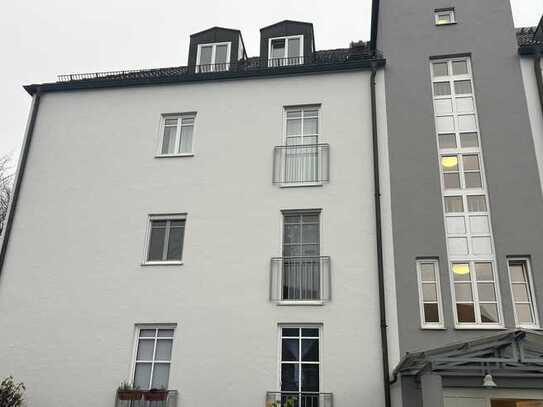 Stilvolle, gepflegte 3-Zimmer-Wohnung mit Balkon und Einbauküche in Freising