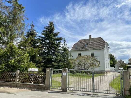 Kleines Mehrfamilienhaus in ruhiger Randlage mit großem Garten und Entwicklungs- Potential