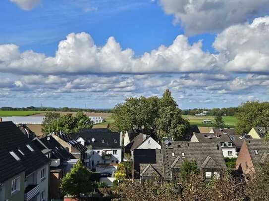 Tolle Dachgeschosswohnung mit großem Balkon und traumhaftem Ausblick