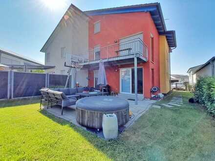 Großes, modernes Einfamilienhaus mit Garten, Fitnessraum und Büro in Jockgrim