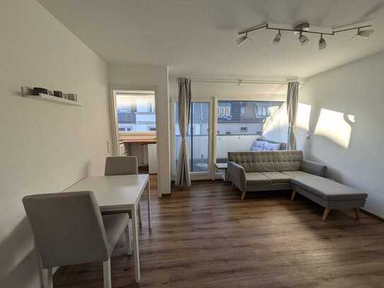 Schöne 2-Zimmer-Wohnung mit Einbauküche und Balkon