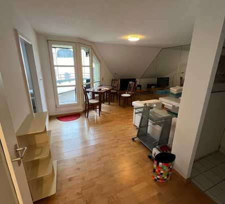 Asamhof, Zweizimmerwohnung in absoluter Toplage, voll möbliertmit Balkon und EBK in München Altstadt