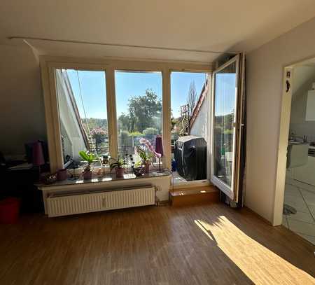 Stilvolle, gepflegte 2-Zimmer-DG-Wohnung mit Traumblick und EBK in Hilden