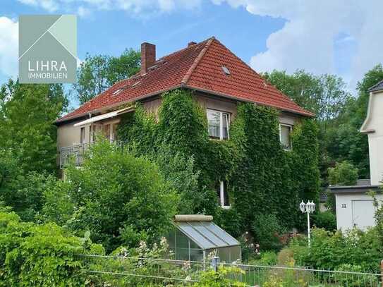 Zweifamilienhaus in der Detmolder Innenstadt mit wunderschönem Garten, Doppelgarage und Keller!