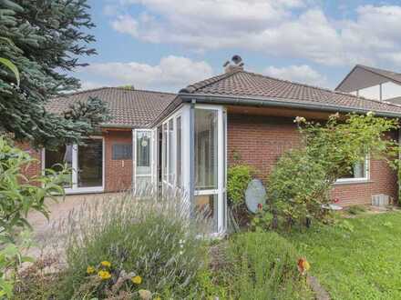 Gepflegter 4-Zi.-Bungalow mit Garten und Wintergarten in naturnaher Lage