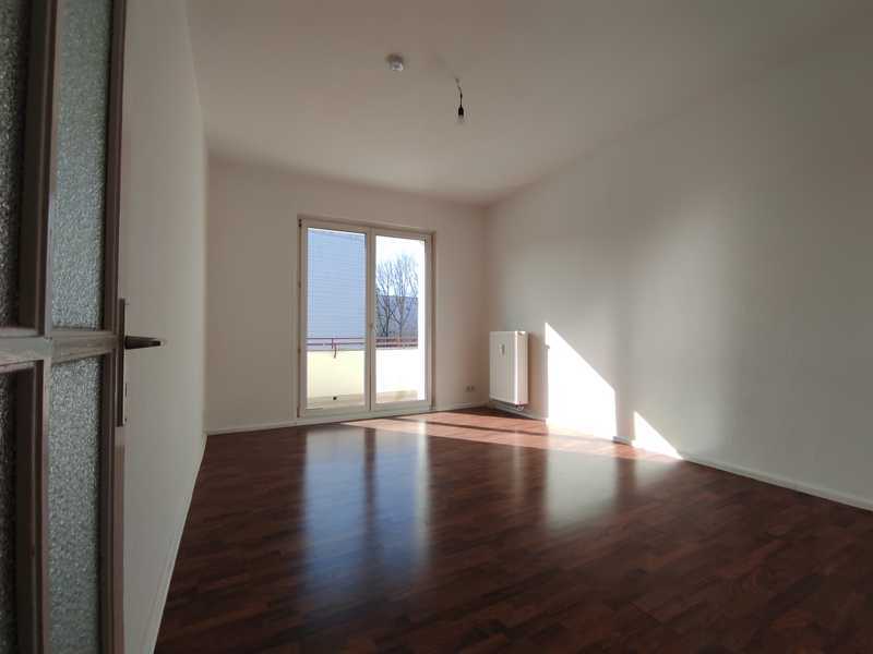 Altbau mit 3 Zimmern & sonnigem Balkon – Besichtigung auch am Wochenende! ☎️ 0172-3261193