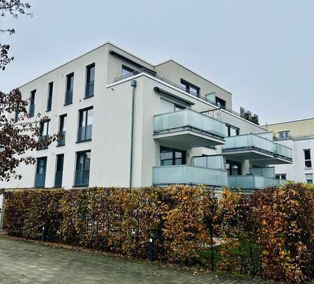 Neuwertiges Penthouse mit drei Zimmern, Dachterrasse und EBK in Leonberg