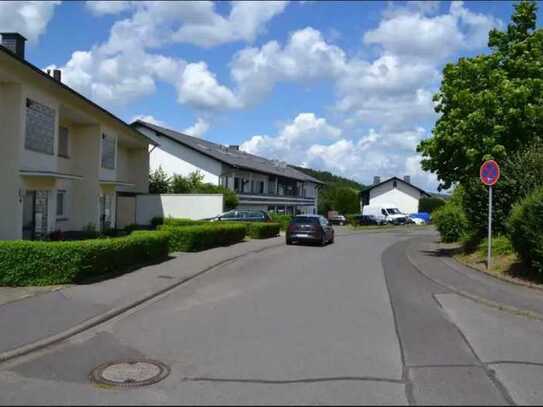 Ansprechende und modernisierte 1-Raum-Wohnung mit geh. Innenausstattung mit EBK in Bad Salzschlirf