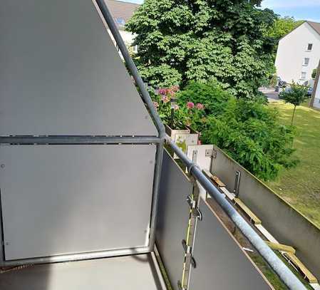 Renovierte Wohnung in D´dorf-Rath mit Balkon!