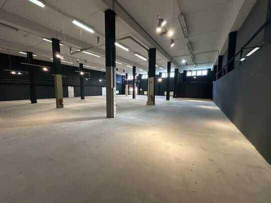 ca. 1.200 m² Hallenfläche mit Rampenandienung in Hamburg-.Wandsbek