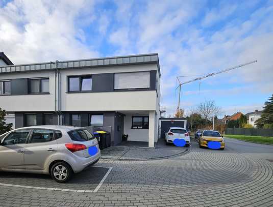 635000 € - 152m² - KfW 55/70 Haus Attraktive Lage Neuwerk

Tel.01732945591