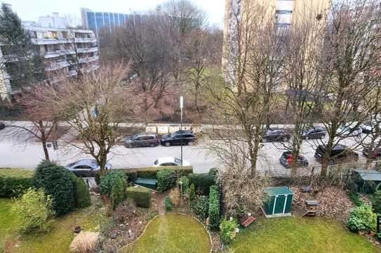 Helle 3 Zimmerwohnung mit großem Südbalkon