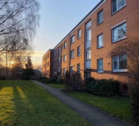 Provisionsfrei - Moderne und toll geschnittene 2 ZKB mit Balkon in guter Lage