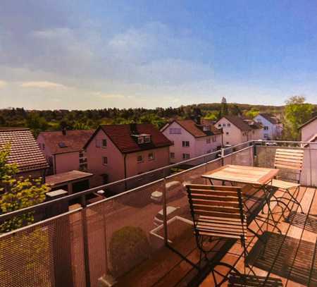 Wohnung mit Balkon, Blick über die Dächer und Einbauküche