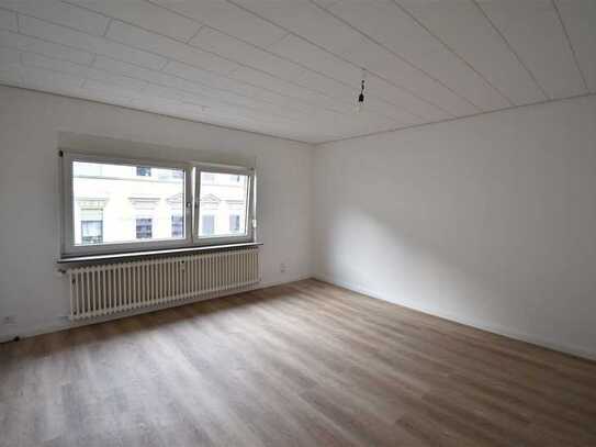 Renoviert & Bezugsfrei! 3-Zimmer-Whg in Krefeld-City