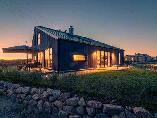 Mehr als ein Haus am Meer. Ökologischer Neubau inkl. 810qm Grundstück. 300 m zur Ostsee. Meerblick.