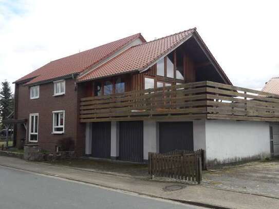 Große und helle Wohnung, mit Wintergarten, Terasse und Kaminofen