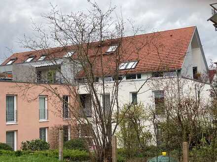 Attraktive 4,5-Raum-Maisonette-Wohnung mit EBK, Aufzug und großer Terrasse in Bad Boll