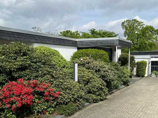 Freistehendes Einfamilienhaus mit Einliegerwohnung auf dem Heiderhof in bester Lage