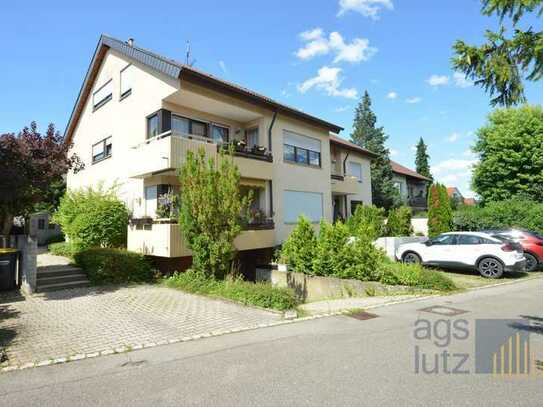 Geräumige Dachgeschosswohnung mit Balkon und PKW-Stellplatz