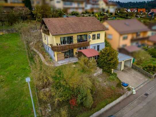 Modernes Mehrparteienhaus mit Garage und Stellplätzen in Fichtenberg