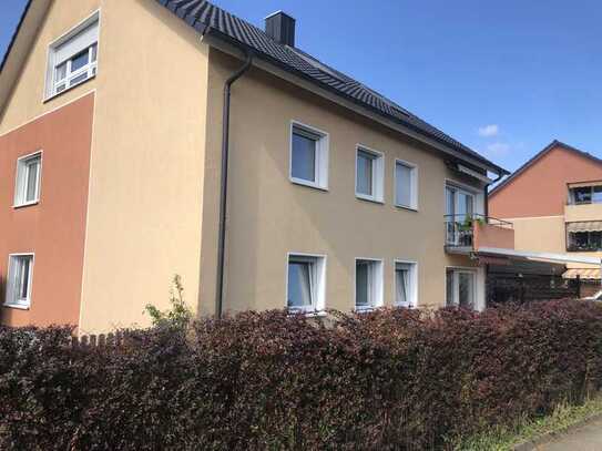 Schöne, gepflegte 4-Zimmer-Wohnung mit Terrasse und Einbauküche in Büsingen am Hochrhein.