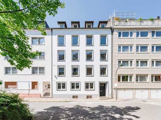 Erstbezug nach Kernsanierung: ruhige 2-Zimmer Wohnung mit Einbauküche in zentraler Lage