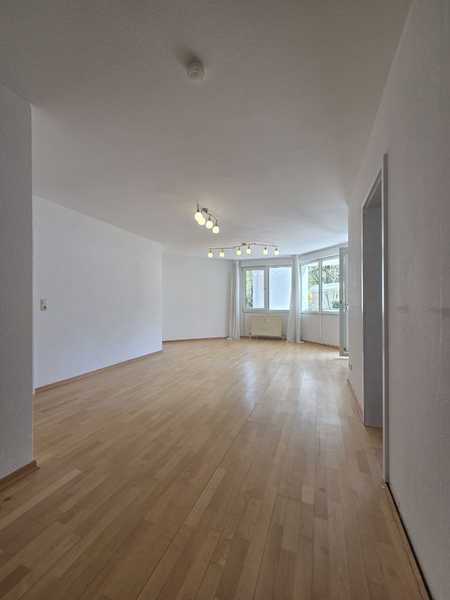                                                               Sonnige 2-Zimmer Wohnung mit Balkon in M&uuml;nchen Untermenzing                                                       in Allach (München)