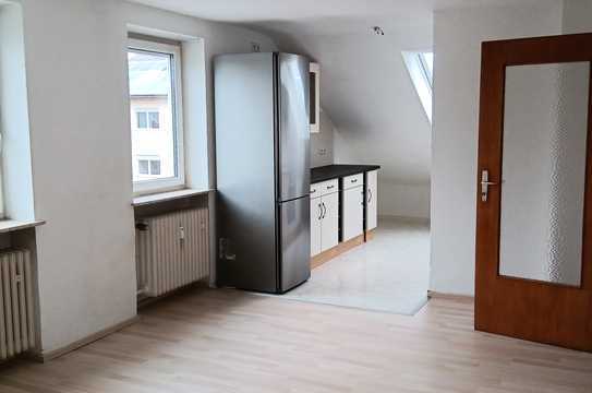 Helle 3-Zimmer-Dachgeschoss Wohnung