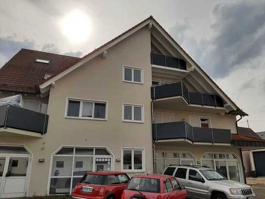 Großzügige 4 Zimmer Wohnung mit großem Balkon