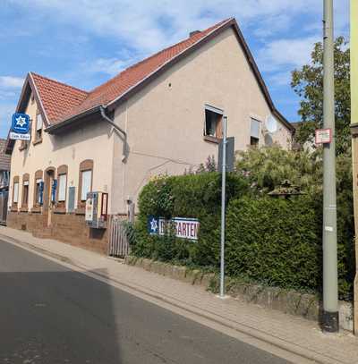 Großzügiges Grundstück mit Sanierungsobjekt.....viel Potenzial und Nutzungsmöglicheiten.......