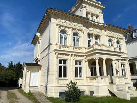 Eutin: moderne 1,5 Zimmerwohnung in historischer Villa