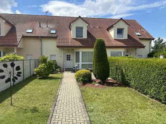 Exklusive Anlagechance: Vermietetes Reihenmittelhaus mit idyllischem Ausblick in bester Lage!