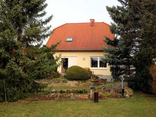 Einfamilienhaus mit wunderschönem Garten in bevorzugter Lage