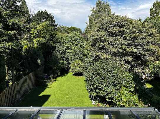 Provisionsfrei: kernsaniertes 4- Zimmer Haus mit Garten & Parkplatz