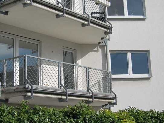 Schöne helle 2-Zimmer-Whg im 1. OG mit Stellplatz/Garage - ruhig mit Blick in Garten, zentrale Lage