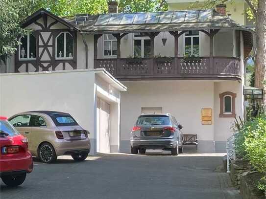 Kutscherhaus: Kleinod in bester Villenlage in Wiesbaden zu vermieten