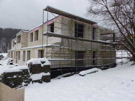 Preisreduziert. Mehrfamilienhaus in Bad Endbach wartet auf Fertigstellung.