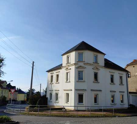 Helle 4-Raum-Erdgeschosswohnung mit Terrasse in Weinböhla