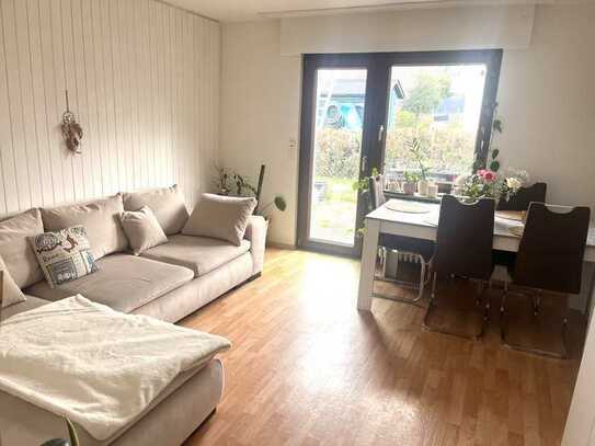 Sonnige Wohnung mit Terrasse und eigenem Eingang in ruhiger Lage in Esslingen frei