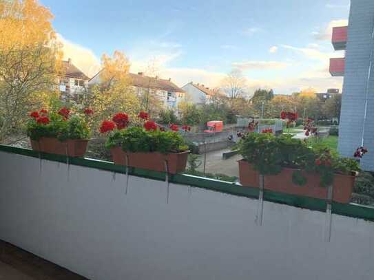 Helle 1 Zimmer-Wohnung mit Balkon in Wattenscheid